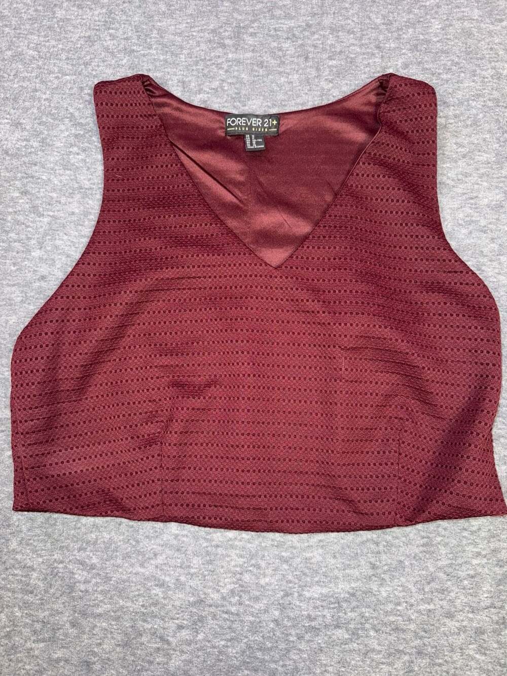 Forever 21+ Burgundy Textured V-Neck Crop Top Size 1X